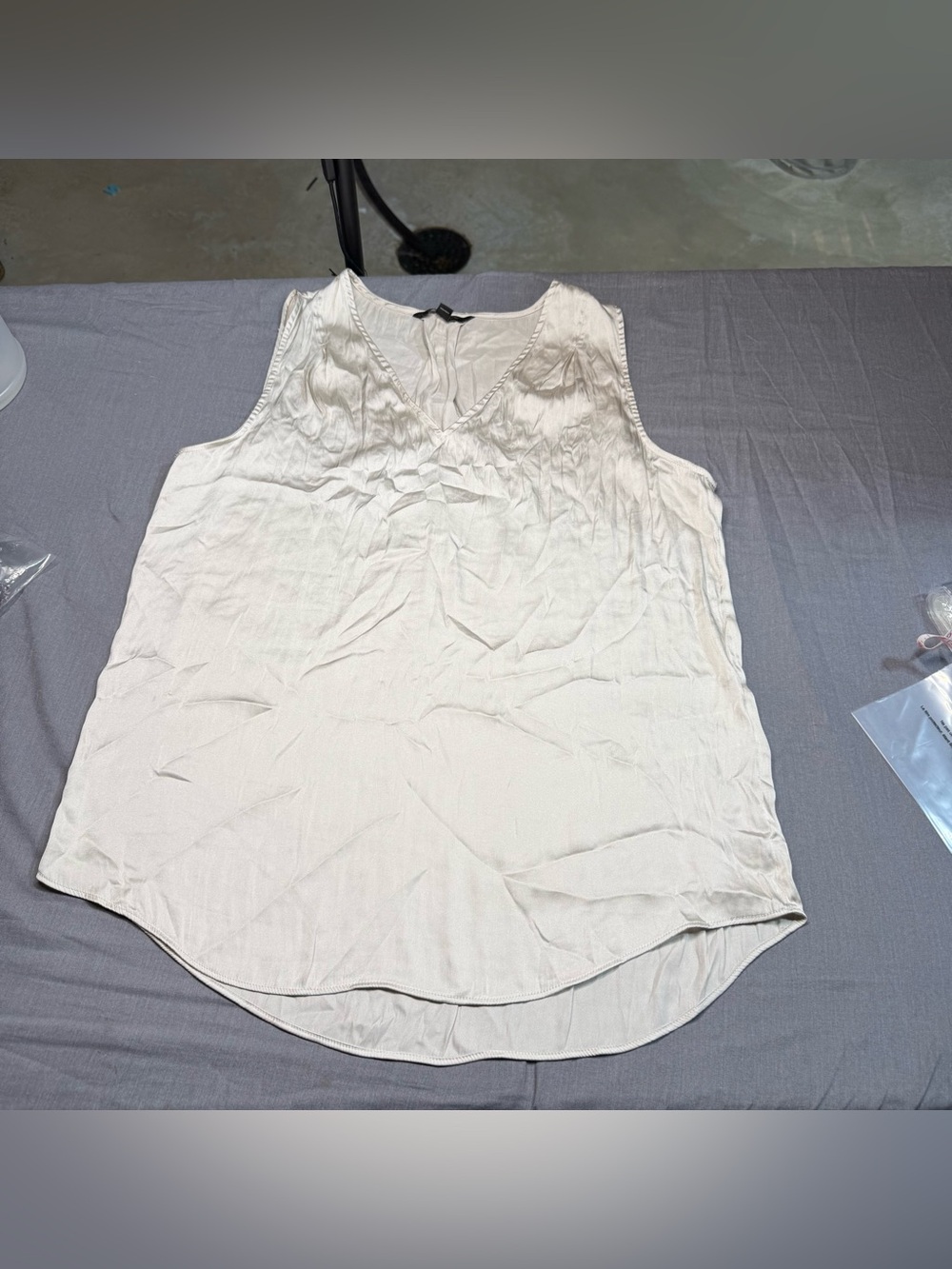 Banana Republic Cream V-Neck Sleeveless Blouse